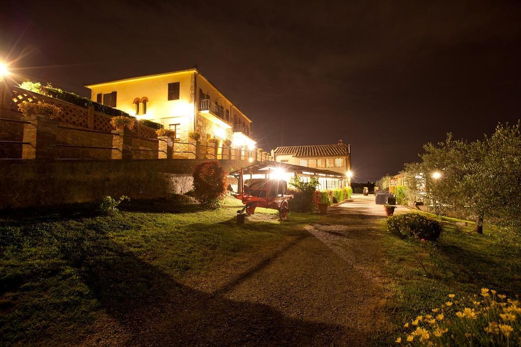 Agriturismo Fattoria Voltrona San Gimignano Luaran gambar