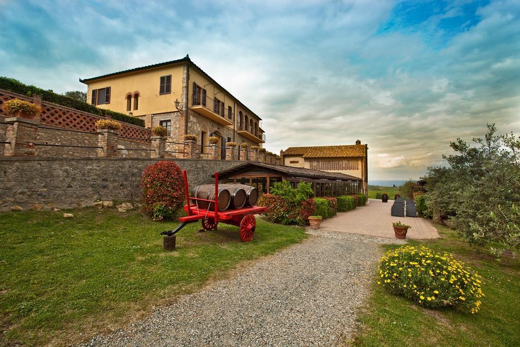 Agriturismo Fattoria Voltrona San Gimignano Luaran gambar