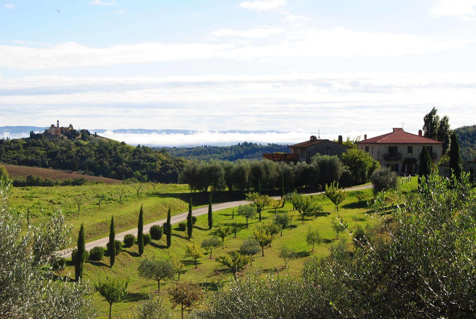 Agriturismo Fattoria Voltrona San Gimignano Luaran gambar