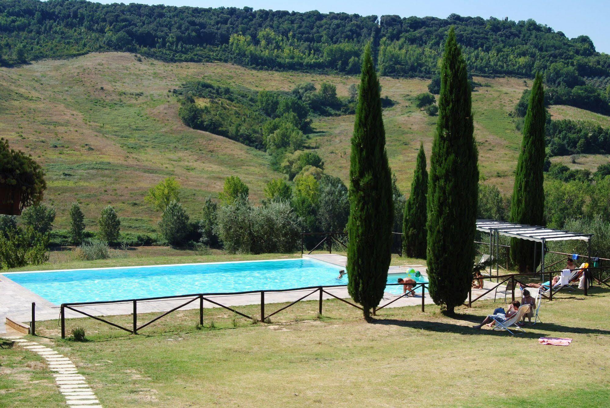 Agriturismo Fattoria Voltrona San Gimignano Luaran gambar