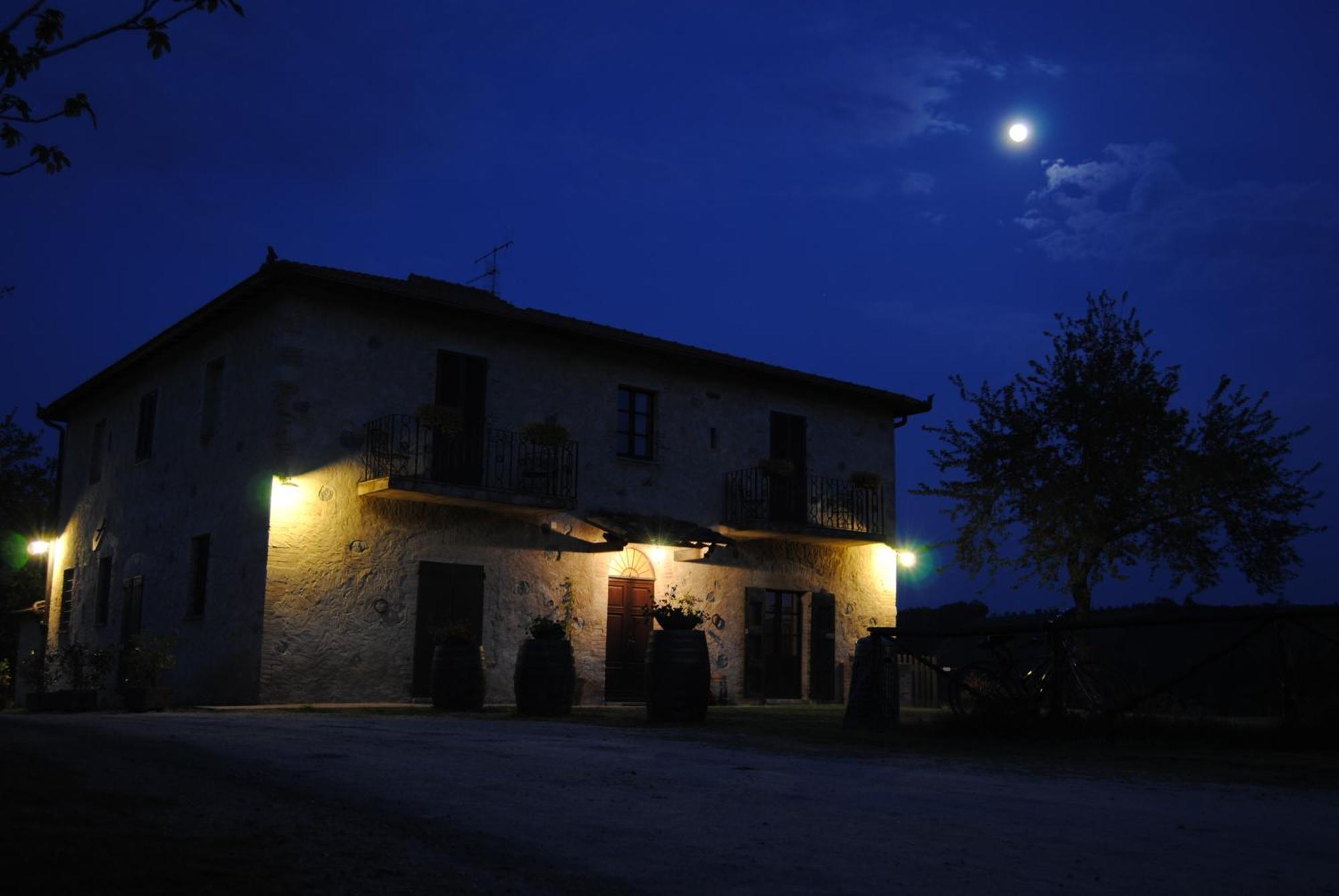 Agriturismo Fattoria Voltrona San Gimignano Luaran gambar